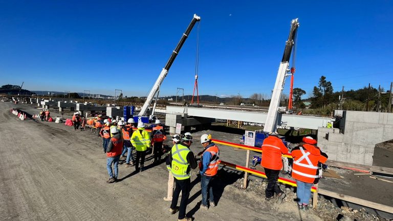 Instalan Primeras Vigas Del Nuevo Puente Ferroviario Sobre Pilotes En