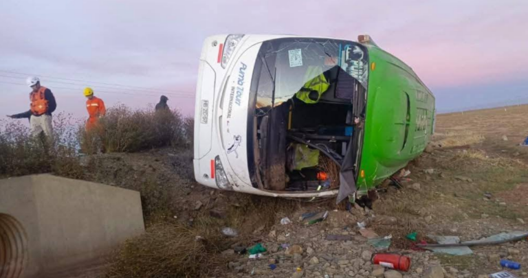 Al menos 9 muertos y 22 heridos deja accidente de bus chileno en ...